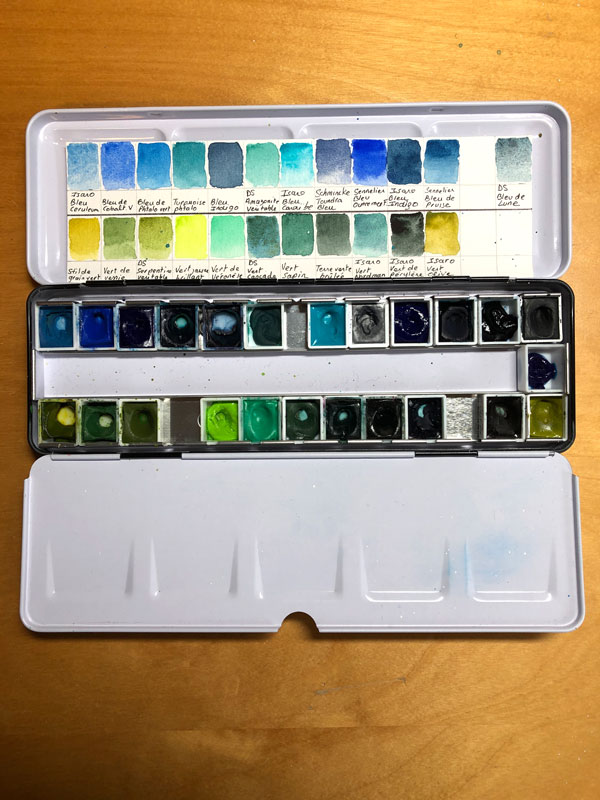 palette d'aquarelles et son nuancier